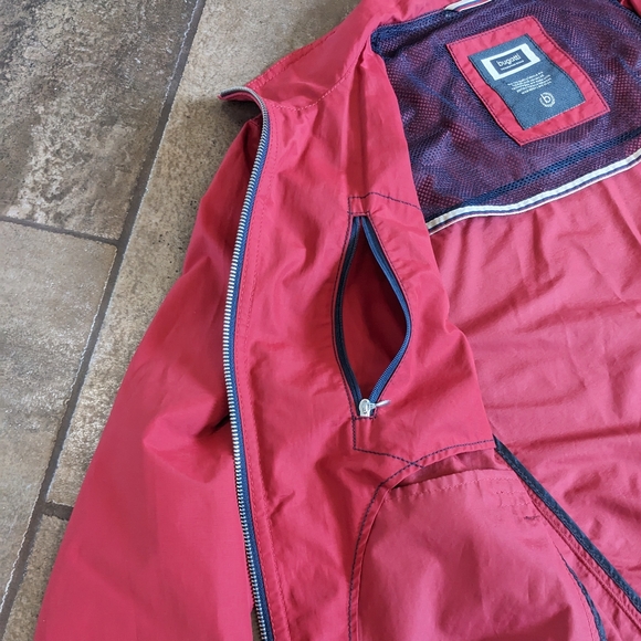 Bugatti Mens Sporty Windbreaker Jacket Size 40R( M-L) Red with Blue Trim - Picture 11 of 16
